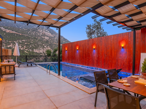  gece  -  Kasım
  | Kalkan İslamlar Muhafazakar Villa (4 Kişilik, Korunaklı Havuzlu, Jakuzili Seçenekli)